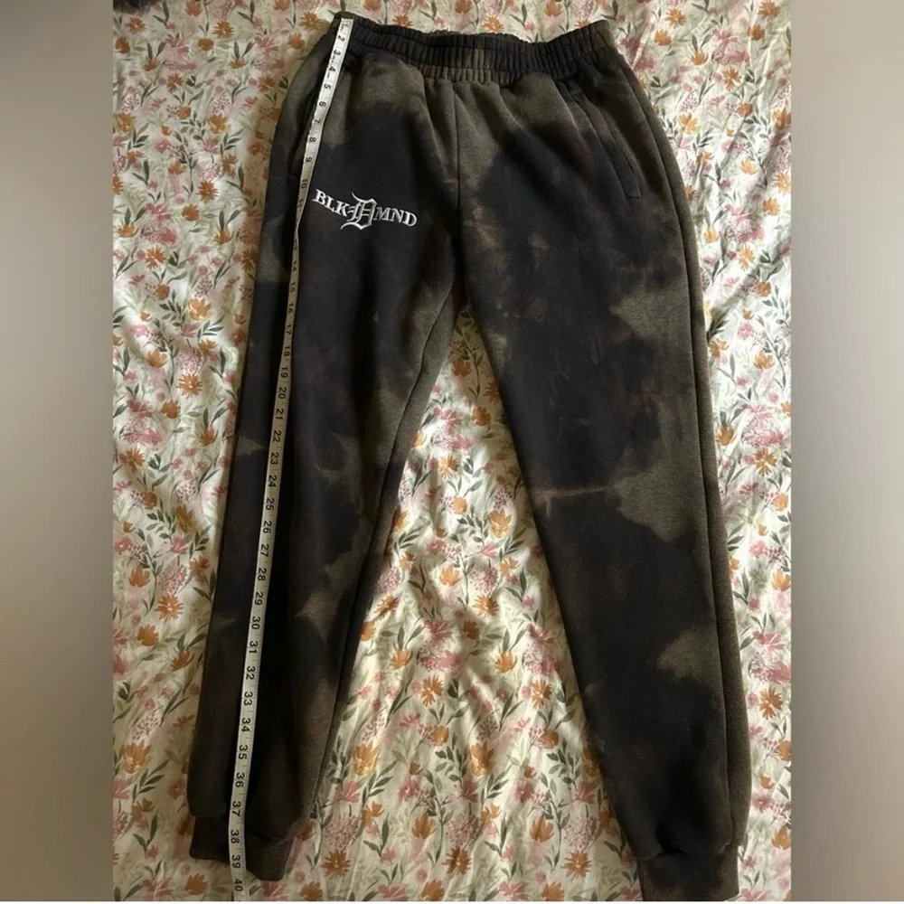 T-Crew Bleach Dyed Sweatpants – Size Large